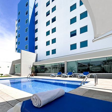 Holiday Inn Express Merida By Ihg Exterior photo