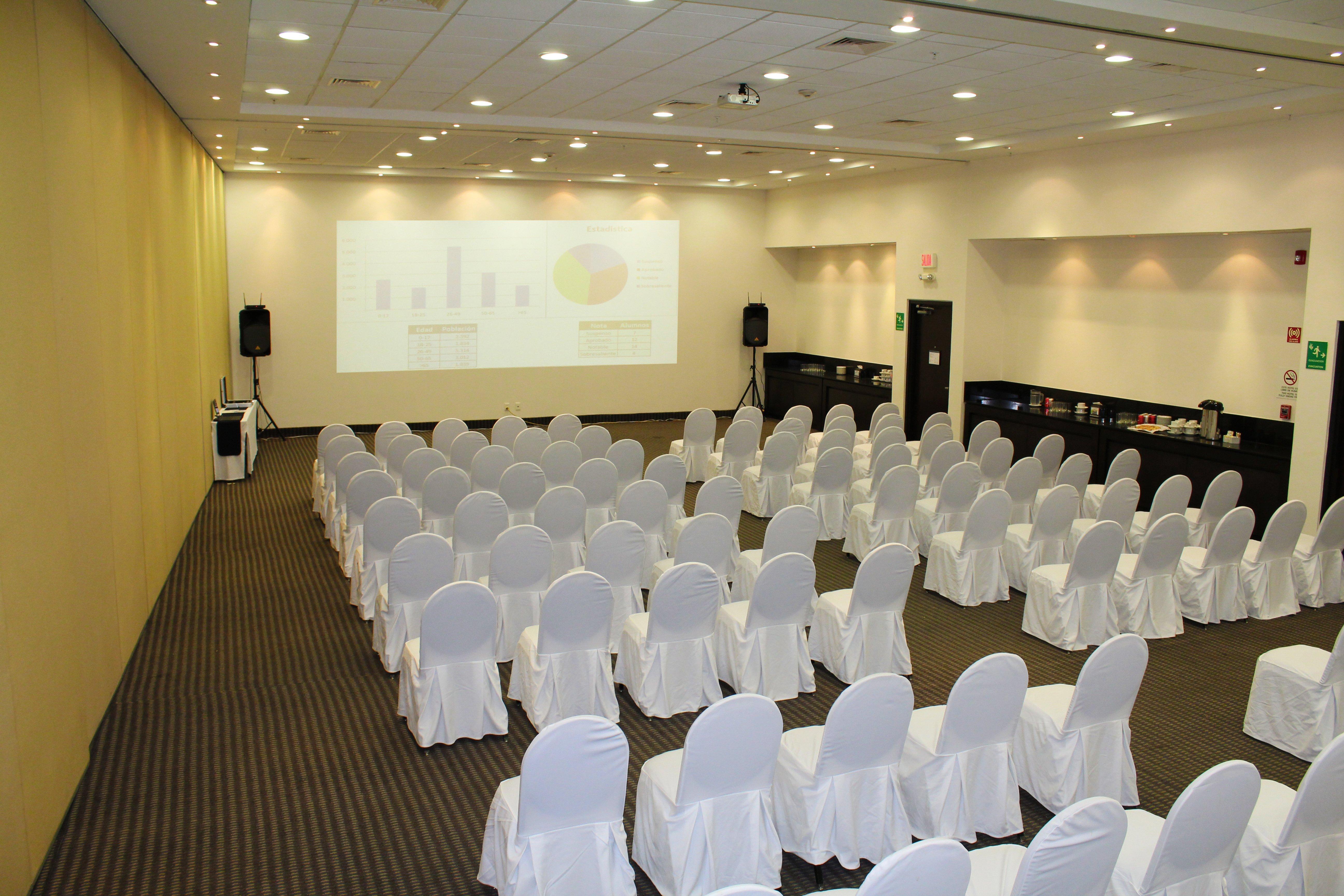 Holiday Inn Express Merida By Ihg Exterior photo