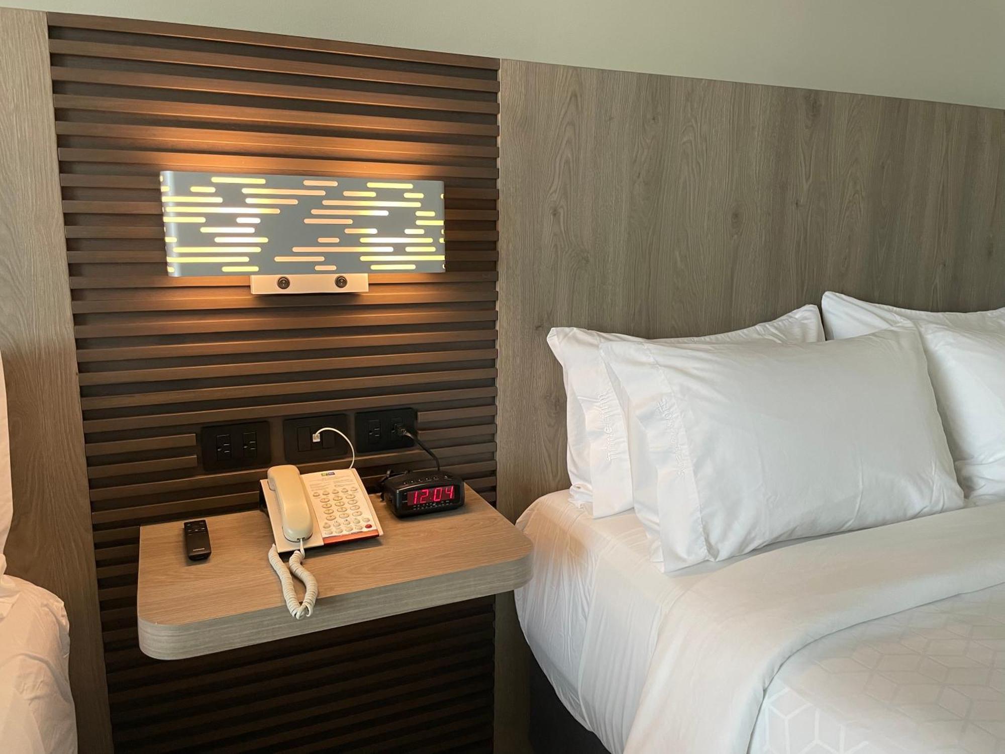 Holiday Inn Express Merida By Ihg Exterior photo