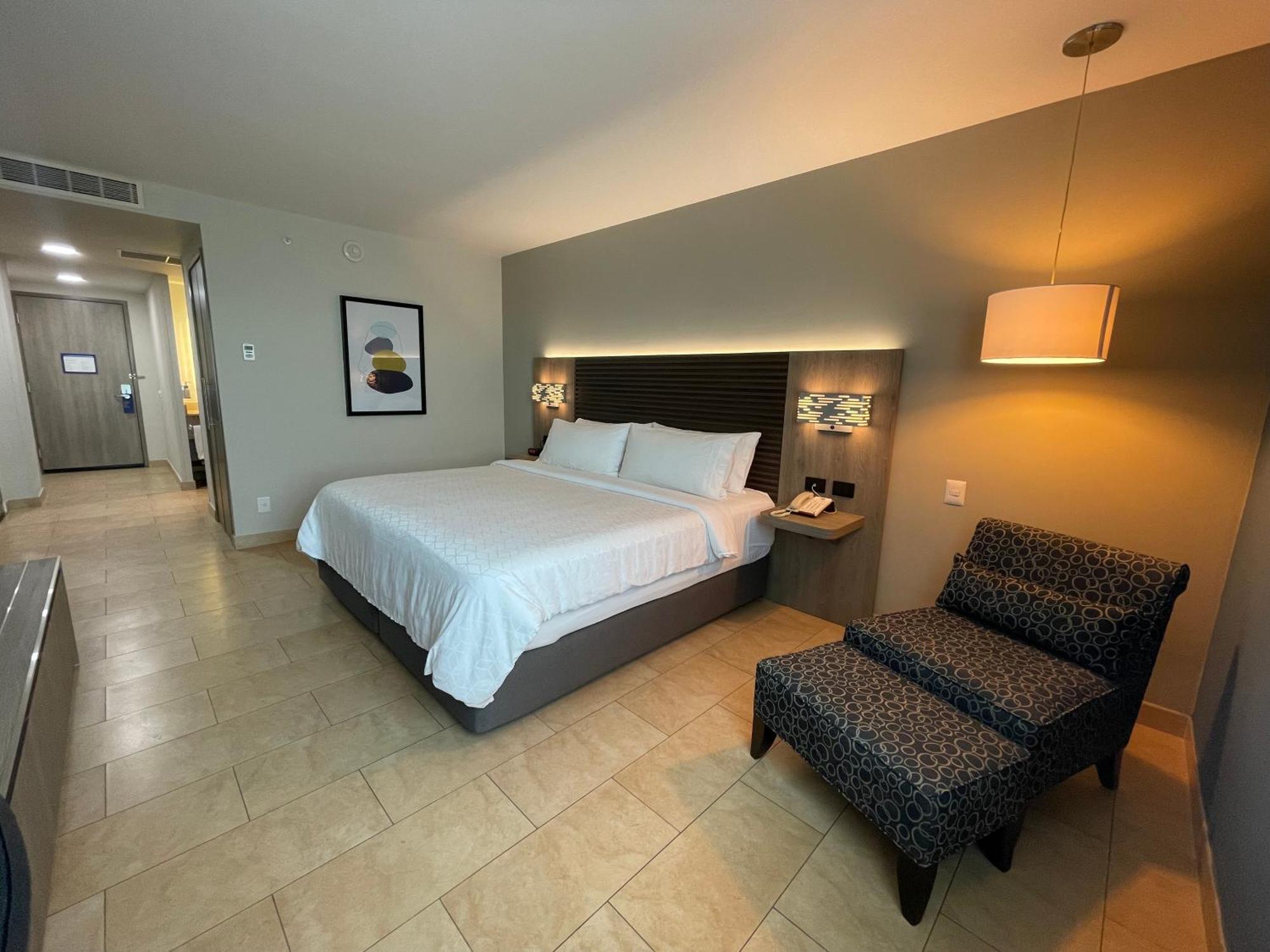 Holiday Inn Express Merida By Ihg Exterior photo