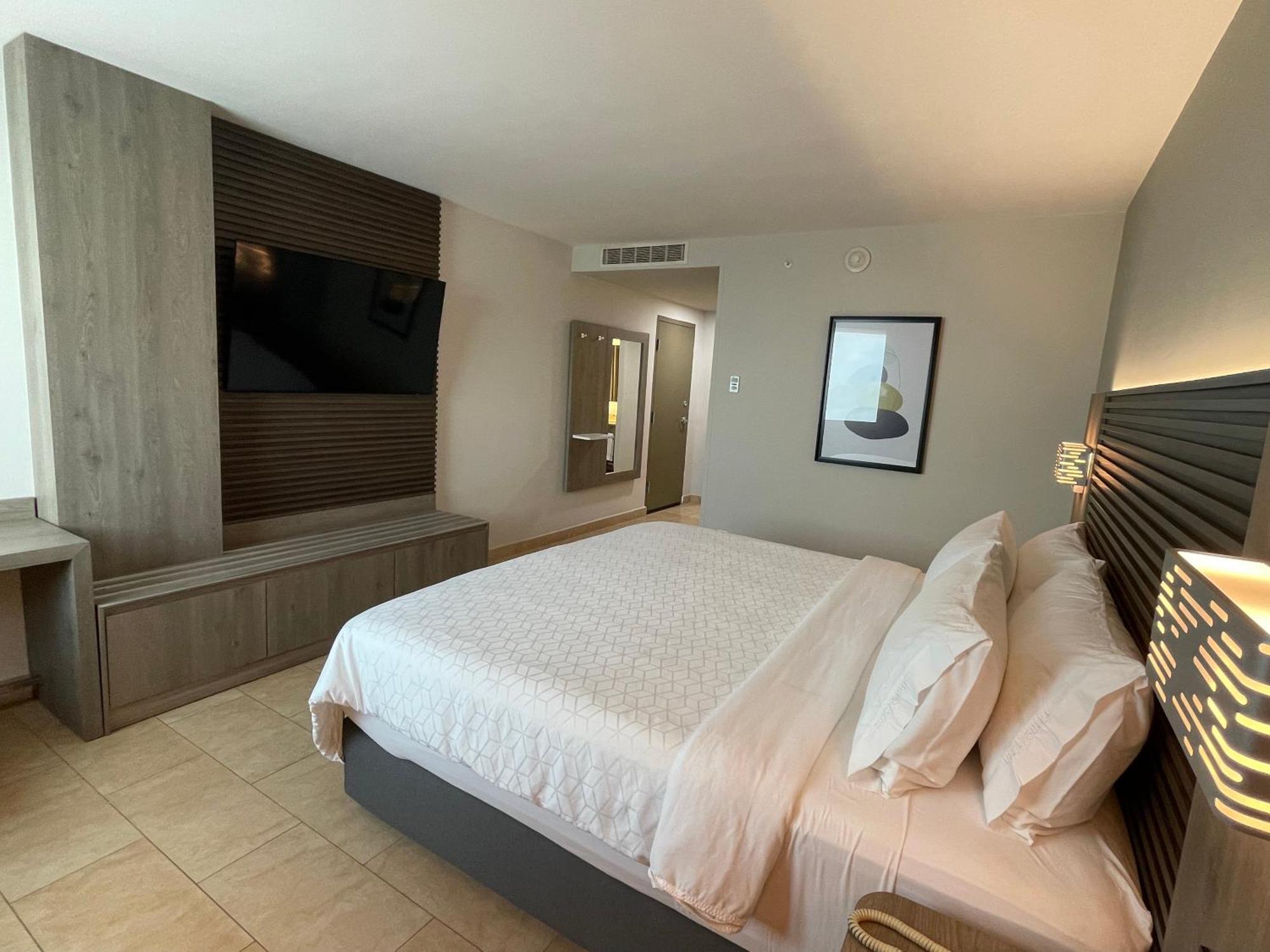 Holiday Inn Express Merida By Ihg Exterior photo