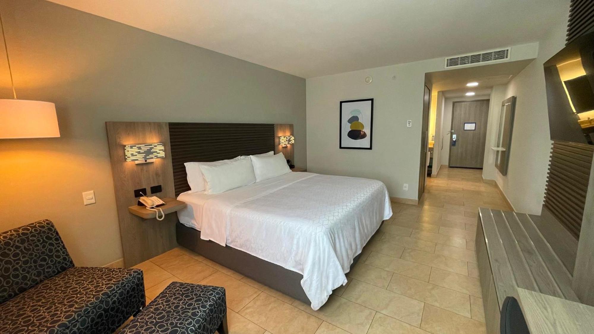Holiday Inn Express Merida By Ihg Exterior photo
