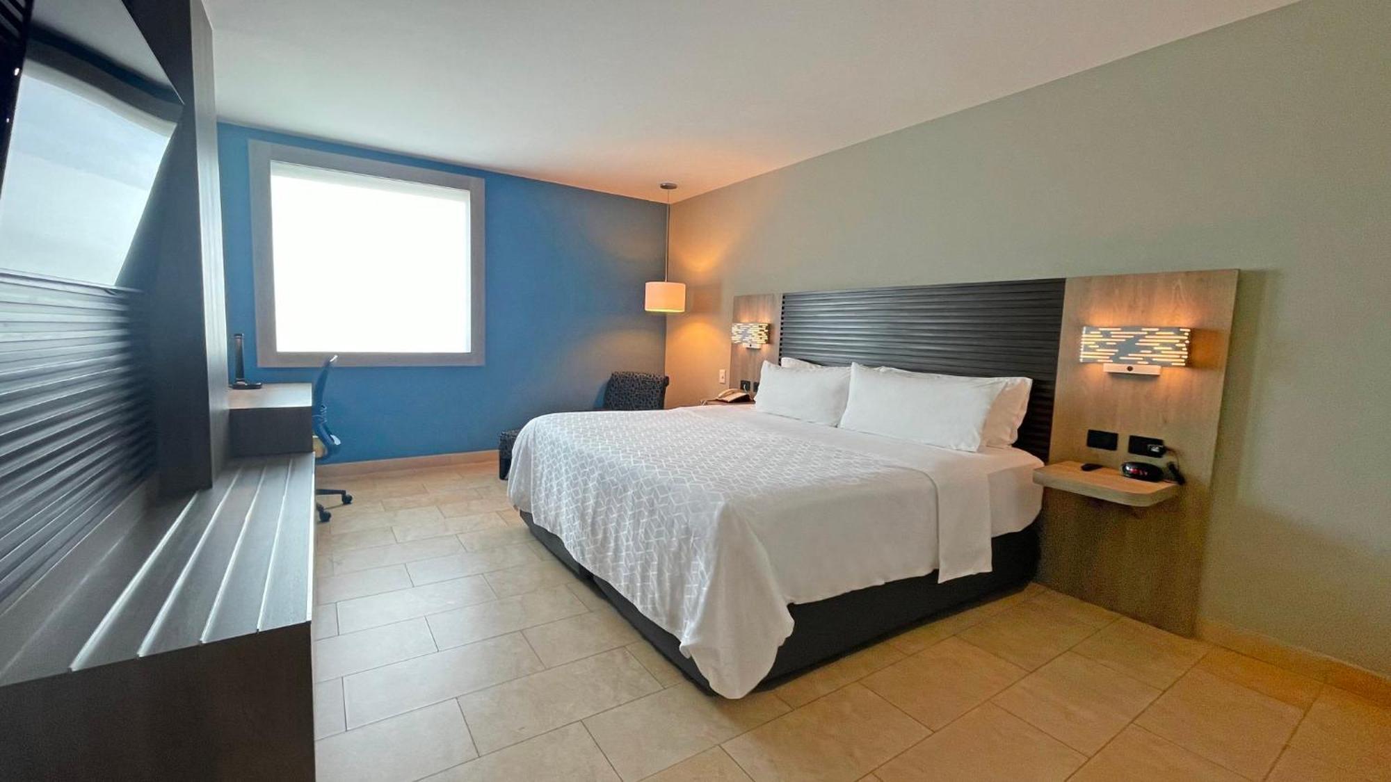 Holiday Inn Express Merida By Ihg Exterior photo