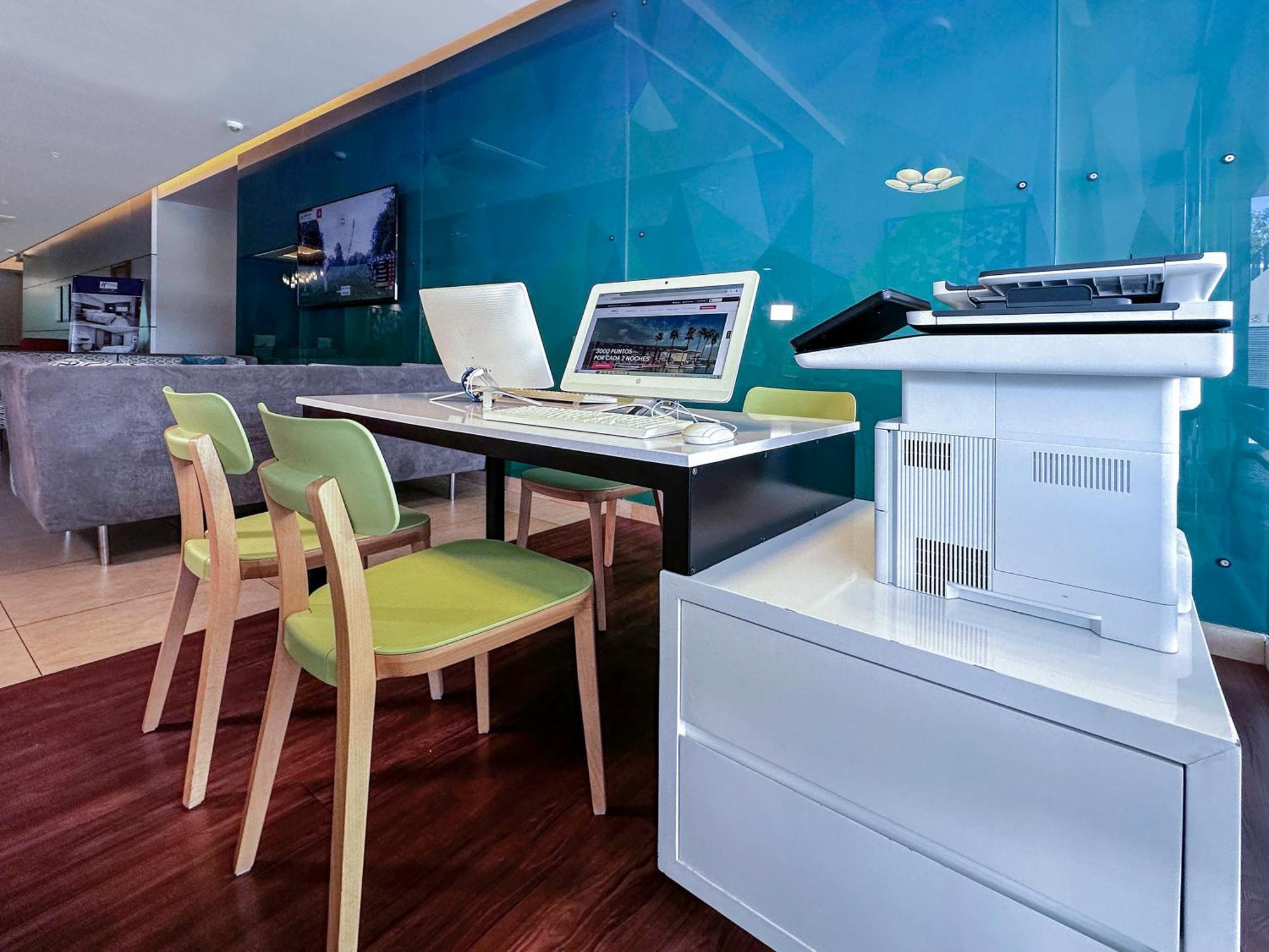 Holiday Inn Express Merida By Ihg Exterior photo