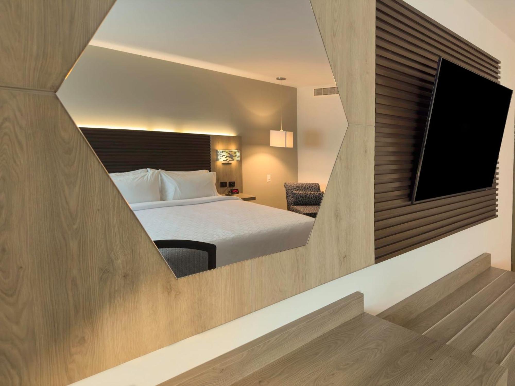 Holiday Inn Express Merida By Ihg Exterior photo