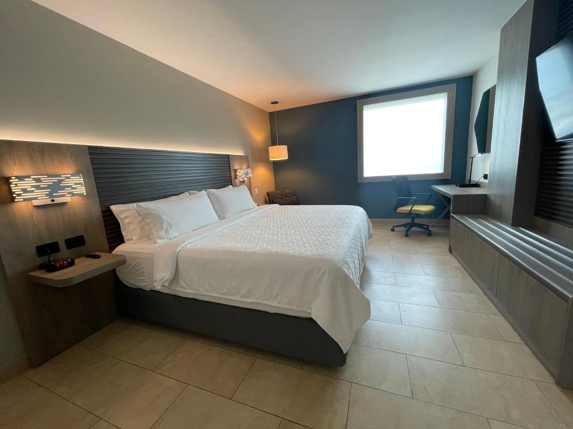 Holiday Inn Express Merida By Ihg Exterior photo