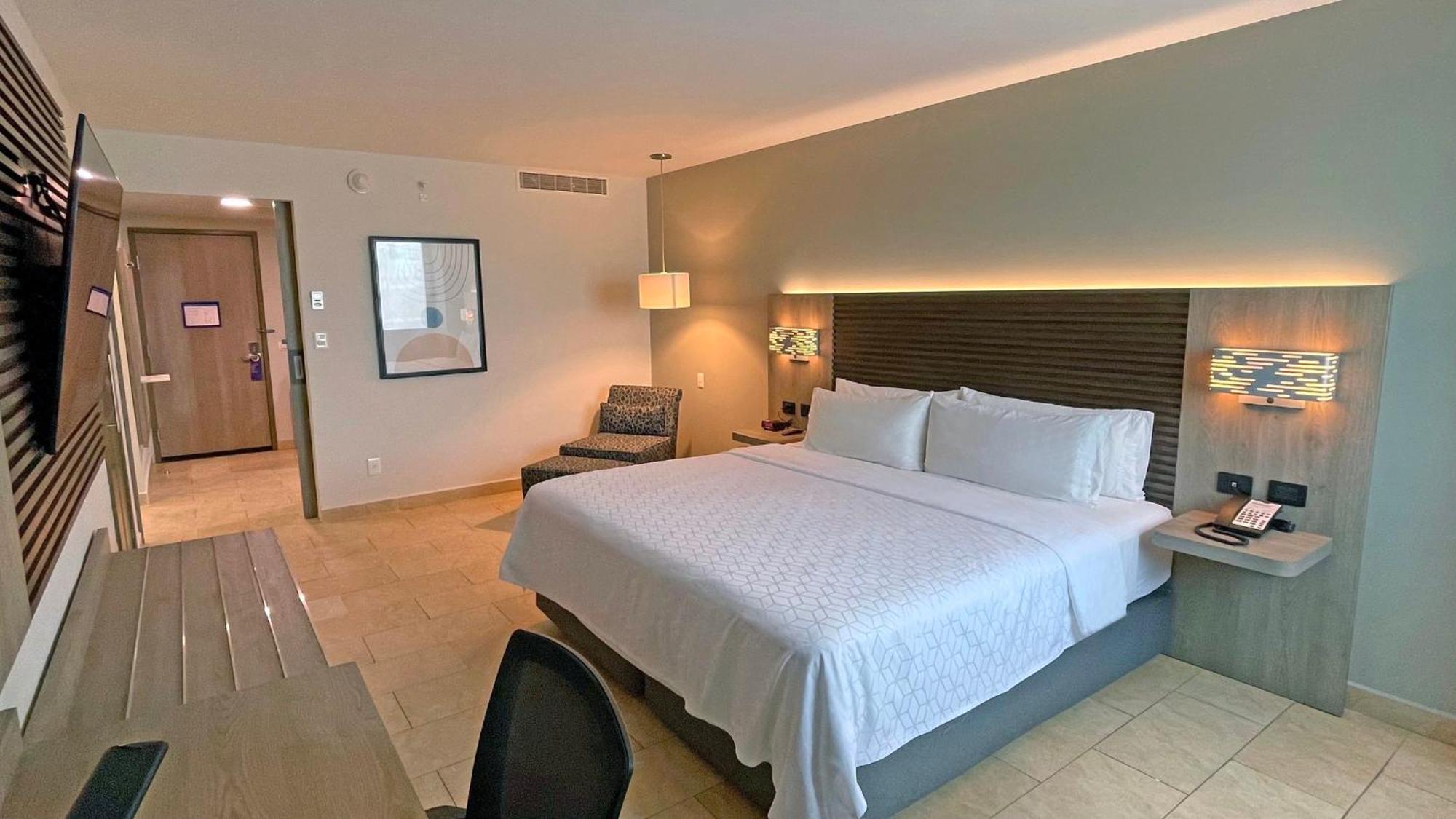 Holiday Inn Express Merida By Ihg Exterior photo