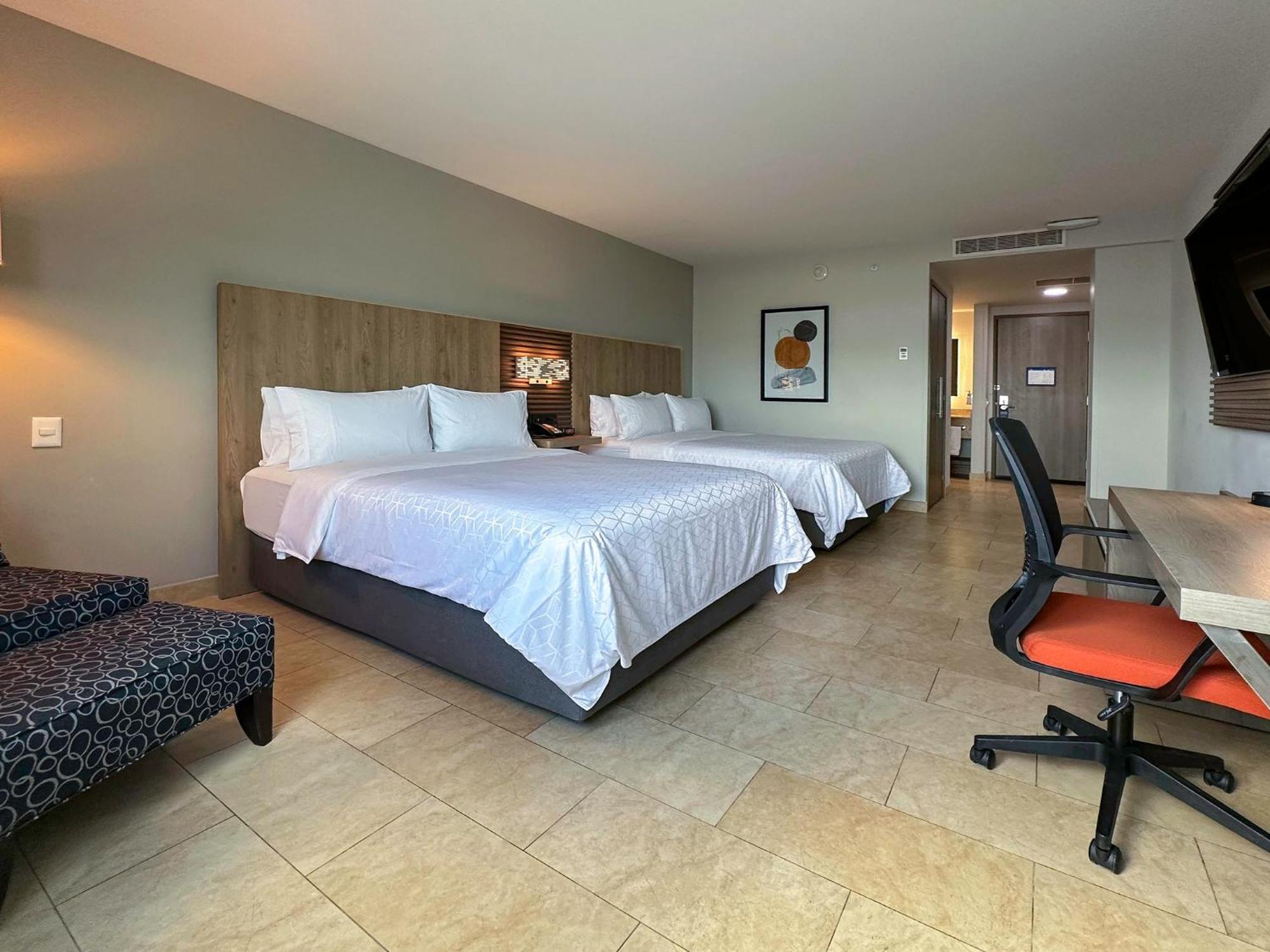 Holiday Inn Express Merida By Ihg Exterior photo