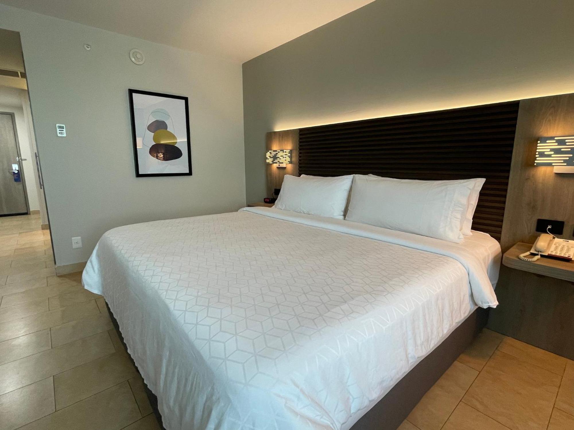 Holiday Inn Express Merida By Ihg Exterior photo