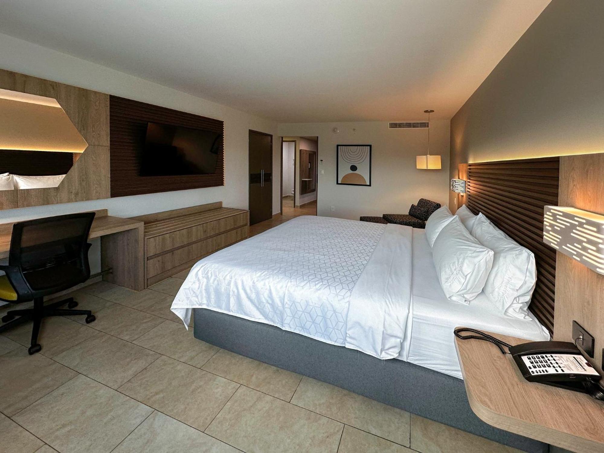 Holiday Inn Express Merida By Ihg Exterior photo